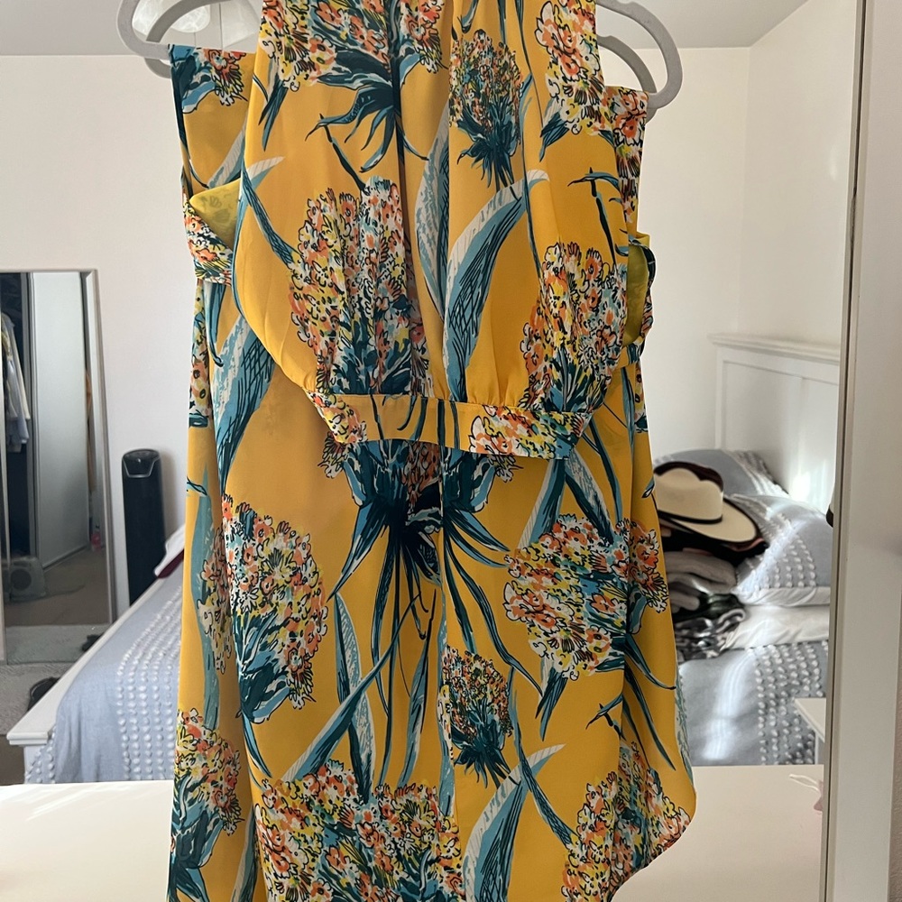 2 piece set 💛 - Picture 2 of 6